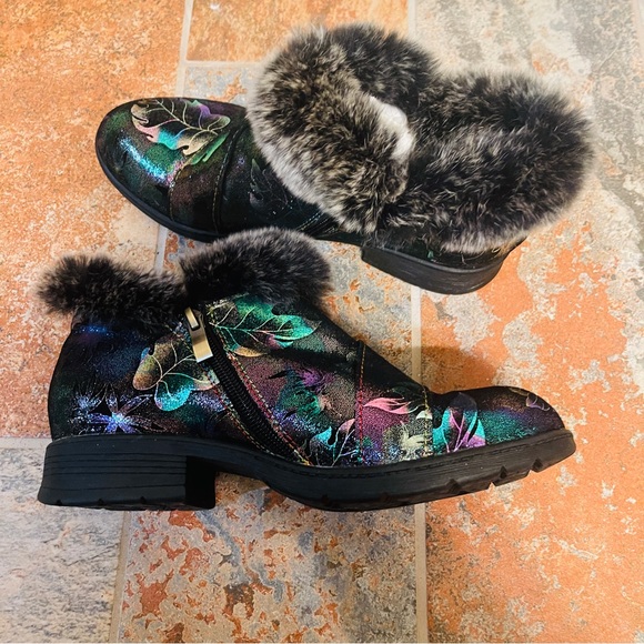 🥾NWOT! Fabulous HandMade Super Lady Star Arty Metallic & Fur Combat Style Boots - Picture 4 of 15